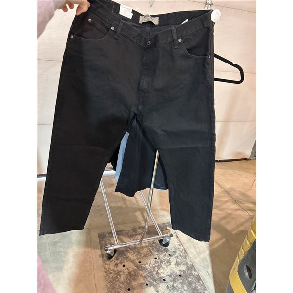 Wrangler Black Jeans Size 42 x 28