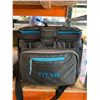 Image 1 : Titan Deep Freeze Cooler Bag