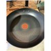 Image 3 : Lot of 3 T-Fal Frying Pan Assorted Sizes