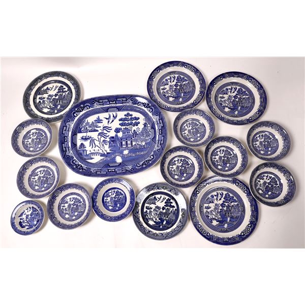 Blue Willow China (35 pieces) [153270]