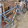 Image 3 : BLUE BIANCHI ROAD BIKE