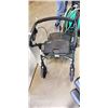 Image 2 : EVOLUTION FOLDING WALKER