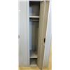 Image 2 : 3 DOOR BANK OF LOCKERS, 6FT TALL, 3FT WIDE