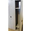 Image 2 : 3 DOOR BANK OF LOCKERS, 6FT TALL, 3FT WIDE