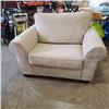 Image 1 : GREY OVERSIZED ARM CHAIR