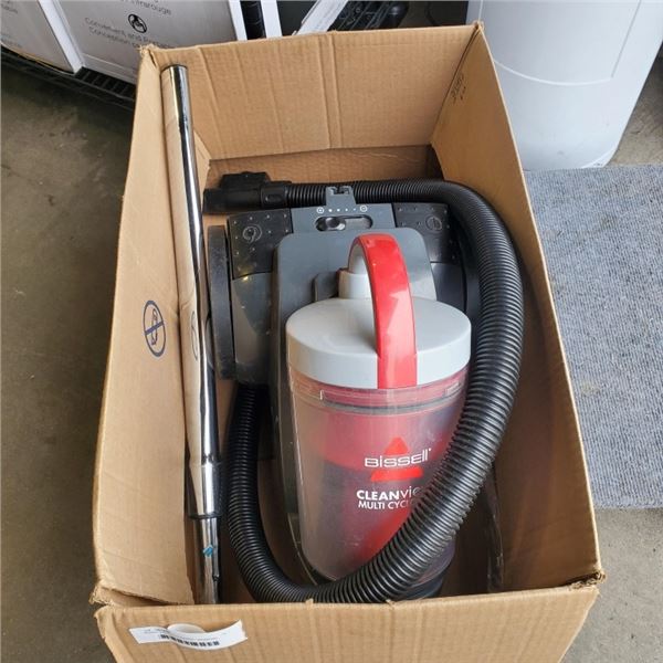 BISSEL VACUUM CLEANER - WORKING