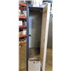 Image 2 : 2 DOOR 6FT TALL BEIGE/ GREY  BANK OF LOCKERS