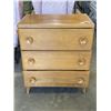 Image 1 : 3 DRAWER VINTAGE DRESSER