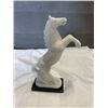 Image 3 : NEW WHITE HORSE MARBLE FIGURE