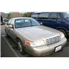 Image 2 : 1999 Crown Victoria
