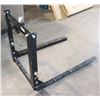 Image 1 : 3 POINT HITCH PALLET LIFT FOR SMALL TRACTOR