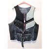 Image 1 : HYPERLITE WAKE CO SIZE XL LIFE JACKET