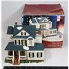 Image 1 : HOLIDAY TIME FARM HOUSE CHRISTMAS VILLAGE IN BOX