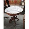 Image 1 : Mahogany Pedestal Round Table