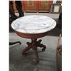 Image 1 : Mahogany Pedestal Round Table