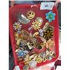 Image 1 : Asst. Broaches, Pins