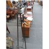 Image 1 : Ornate Metal Easel