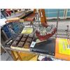 Image 1 : Decorator Checkers, Dominoes, Cribbage, Bible, Décor