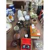 Image 2 : Pewter Miniatures, Marbles, Bookends, Liquid Thermometer, Décor Items