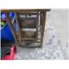 Image 2 : Antique Step Stool