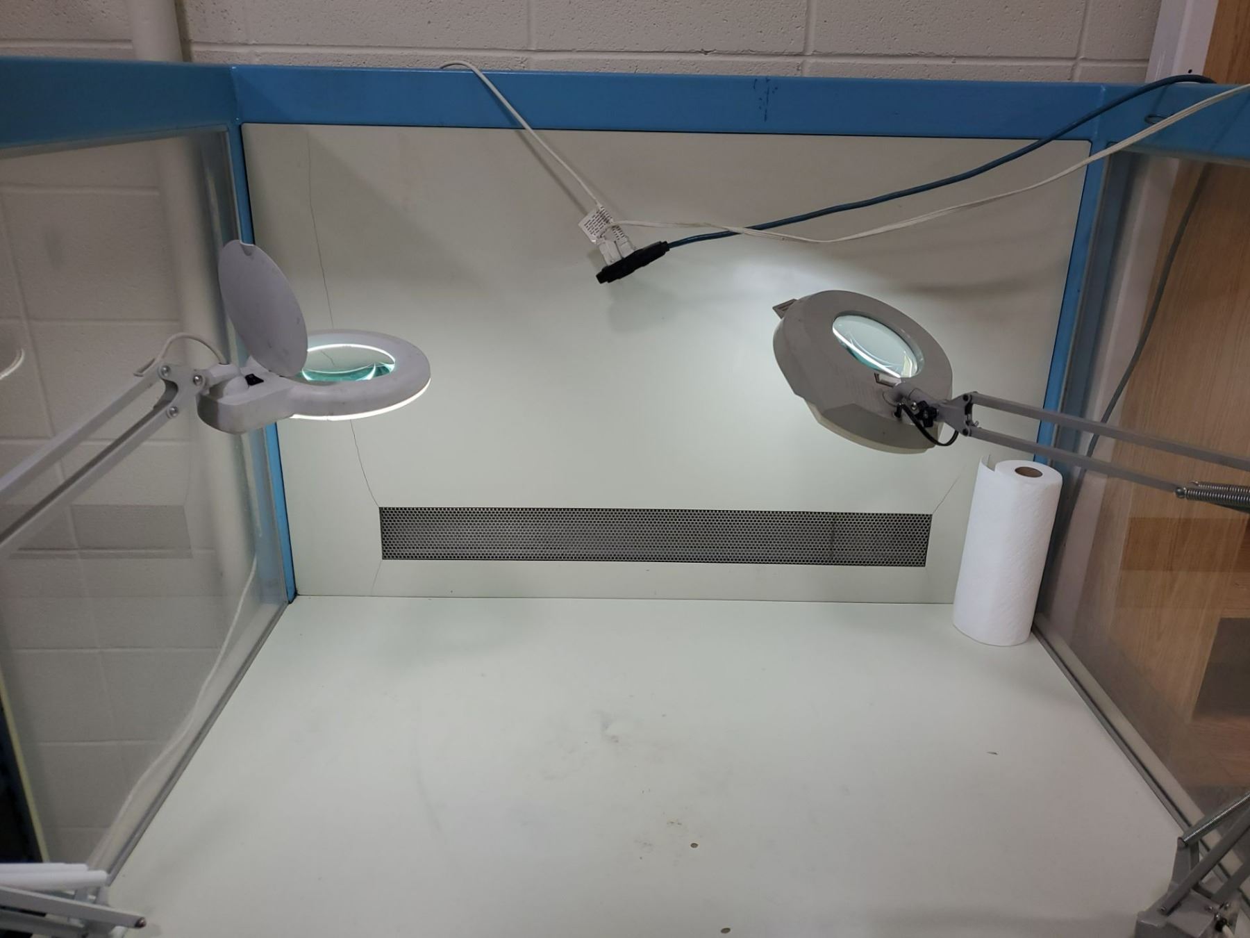 Machine Tool Cubicle Lab Utility Work Station Cubicle With Magnifying tool, & Pro Light W52 ...