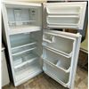 Image 4 : White Kenmore Fridge W31D30H65