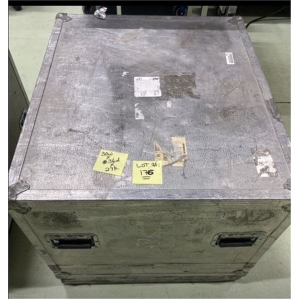 Hard Shelled Portable Oversized Shipping Trunk Particle Counters Unique Packaging