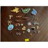 Image 1 : Assortment Of Exquisite Costume Brooches