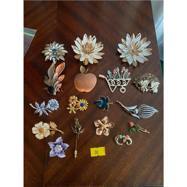 Assortment Of Exquisite Costume Brooches