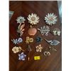 Image 1 : Assortment Of Exquisite Costume Brooches