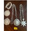 Image 1 : Assortment Of Exquisite Mother Of Pearl Jewelry