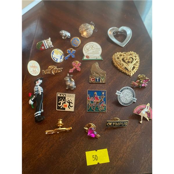 Assortment Of Exquisite Costume Brooches