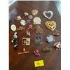 Image 1 : Assortment Of Exquisite Costume Brooches