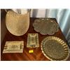 Image 1 : Assortment Of Antique Brass Plates And Ashtrays
