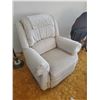 Image 1 : Cream Lazyboy Recliner 39W x 38D x41T