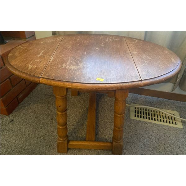 Antique Oak Side Table / Coffee Table 28L x 18W x 16T