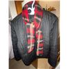 Image 3 : 5 All Season Jackets With Scarves Medium To Large