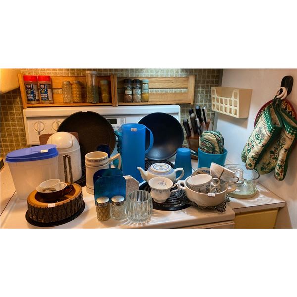 Blue & White Glass Jars Cups Jugs & Bowls - Knife & Spice Racks Oven Mitts.