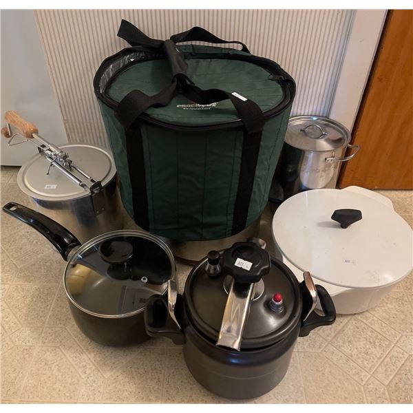 Traveler Crockpot & Popcorn Maker