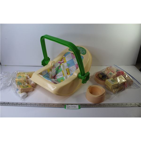 Cabbage Patch Toy Car Seat w/accessories