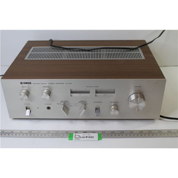 Yamaha Stereo Amplifier (powers on)