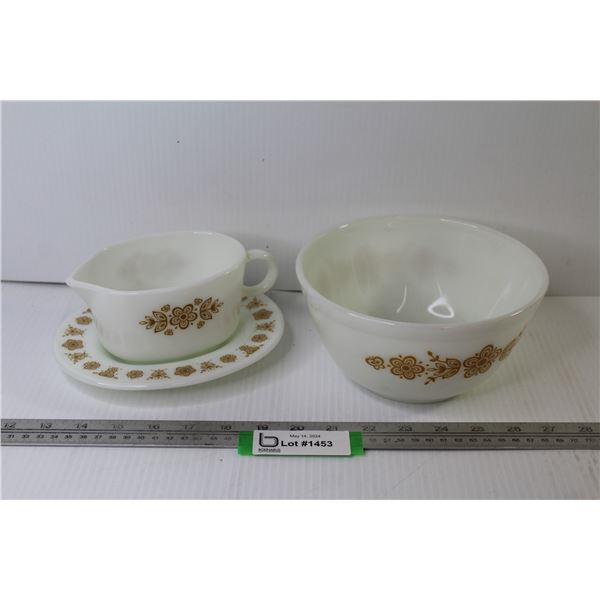 Pyrex Gravy Boat w/Plate - Small Pyrex Mixing Bowl