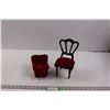 Image 1 : (2) Pin Cushion Chairs