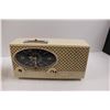 Image 7 : (2) Vintage Clock/Radios - Cord Cut on One, Knobs Missing on The Admiral