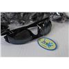 Image 3 : (12) Pair of Looks UV 400 Sunglasses