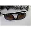 Image 2 : (12) Pair of Looks UV 400 Sunglasses