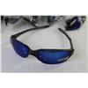 Image 3 : (10) Pair of Looks UV 400 Sunglasses