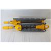 Image 2 : Adjustable Tripod Garment Rack