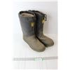 Image 1 : Steel Toed Rubber Boots - Size 9?