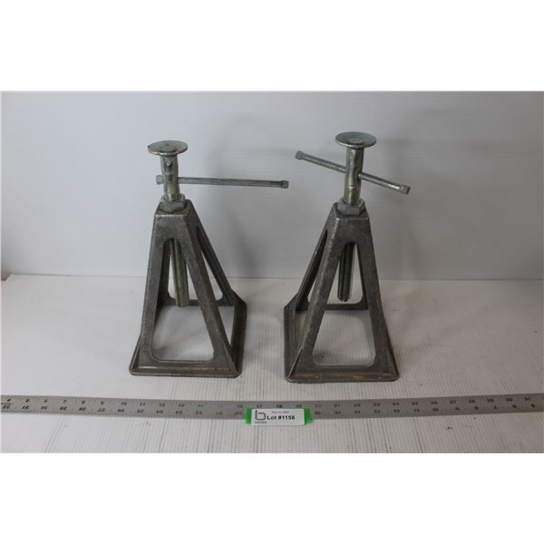 (2) Trailer Jacks